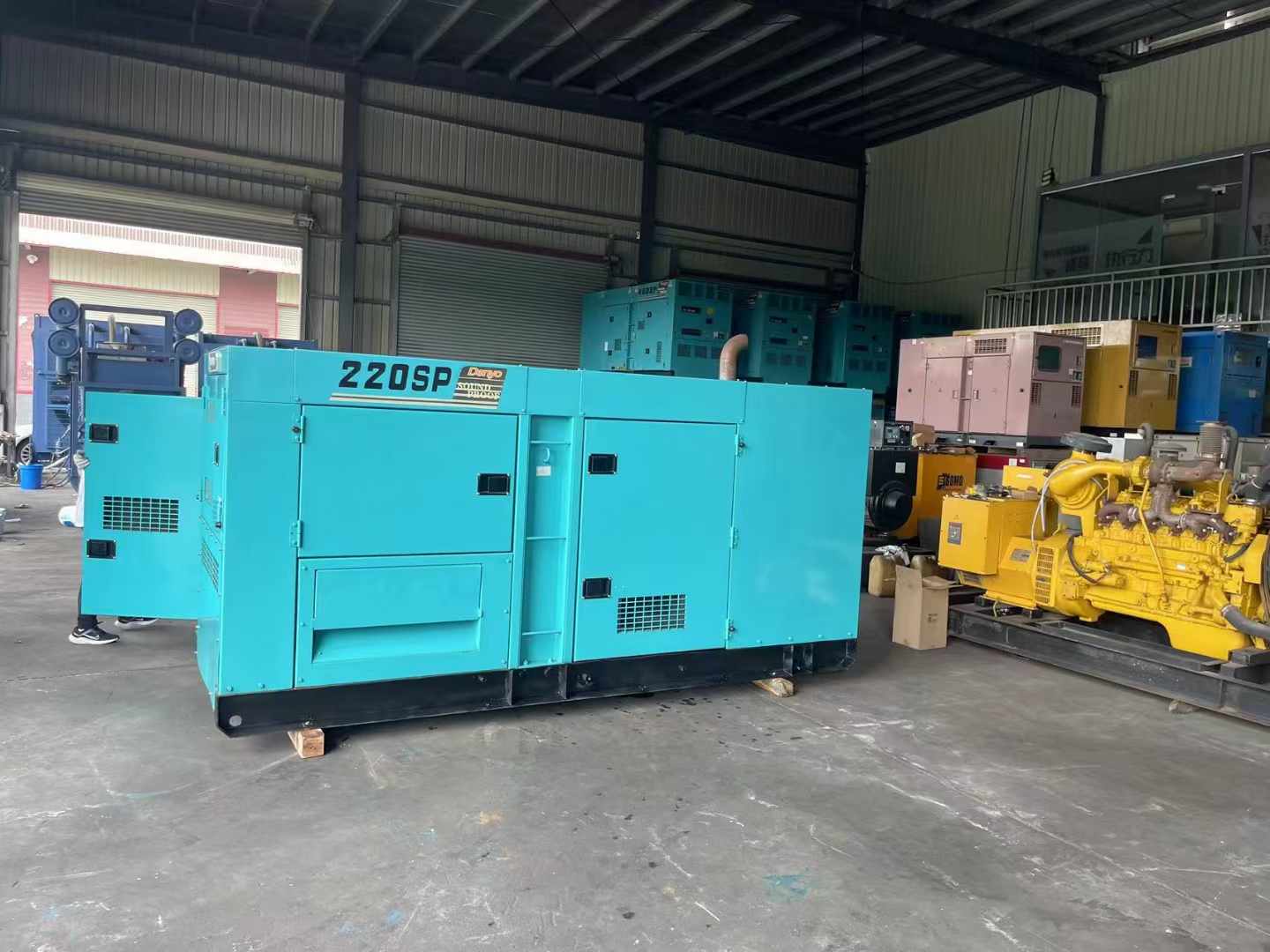 沅陵柴油发电机组长期不间断运行时，如何监控其温度和压力？